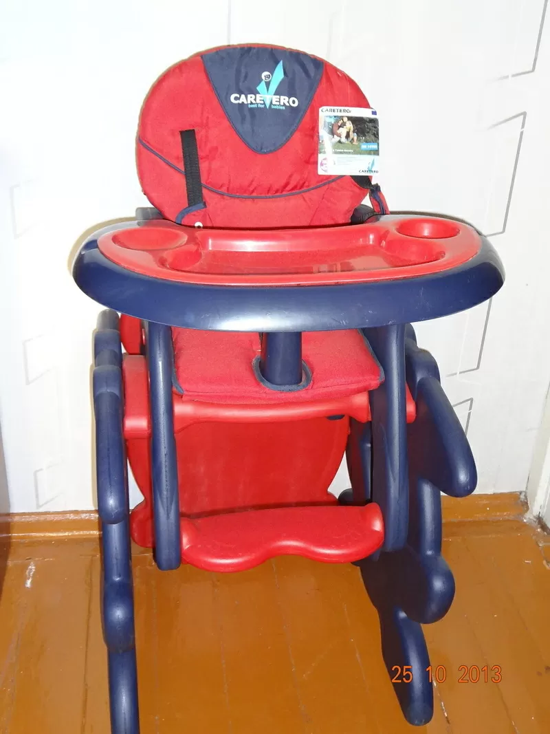 Продам новый стульчик-трансформер для кормления Caretero Primus